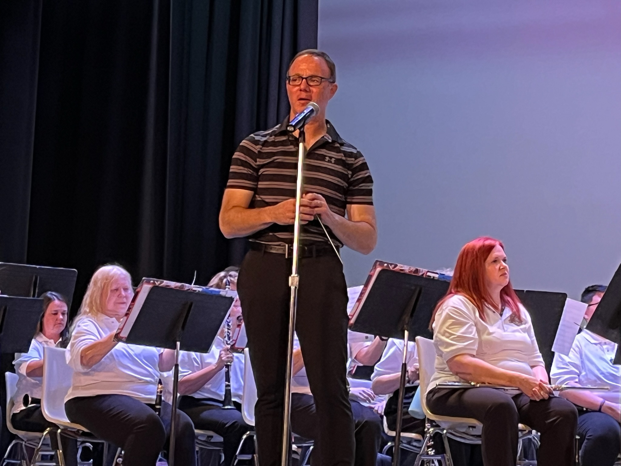 Photo of Balmages speaking at the Zanesville Memorial Band